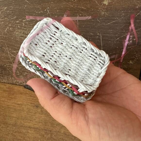 Set of two MINIATURE Woven Wicker Painted Easter Baskets Pink Grass Decor - Picture 6 of 9